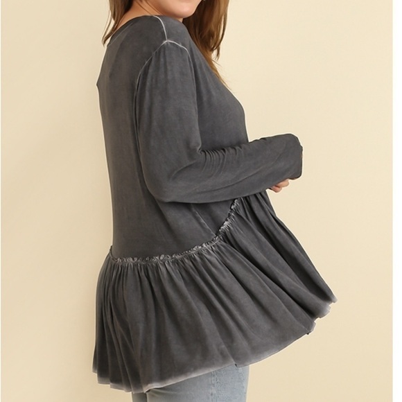 Black mineral washed plus size v neck top - Picture 2 of 3